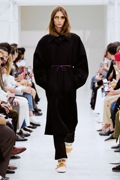 Look 1